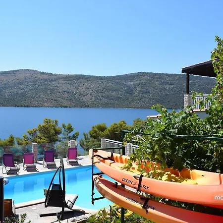 Seaside Lara Mit Beheiztem Swimmingpool Dom wakacyjny Poljica (Trogir)